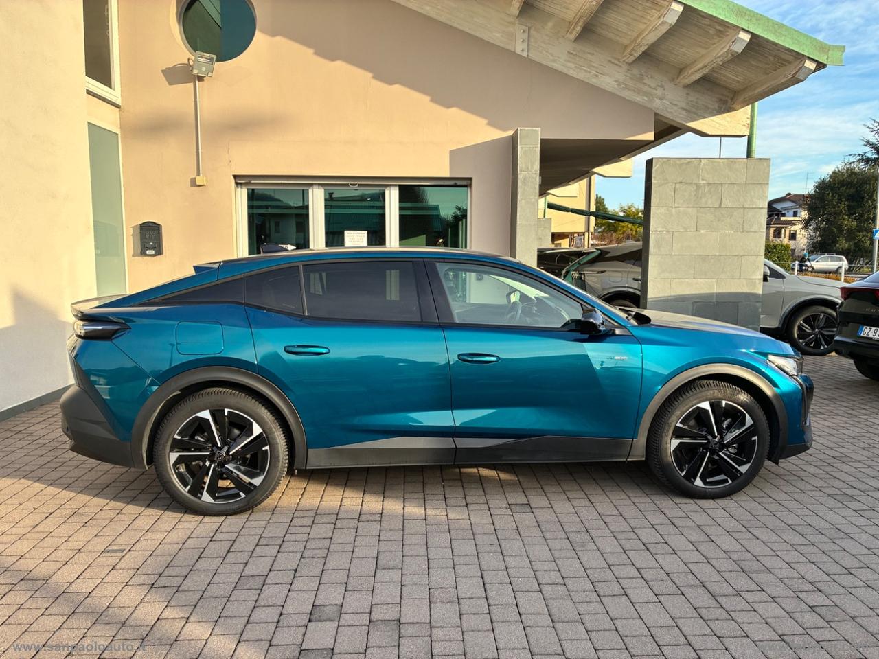 PEUGEOT 408 Hybrid 225 e-EAT8 Allure Pack