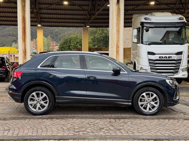 AUDI Q3 2.0 TDI 150 CV Business