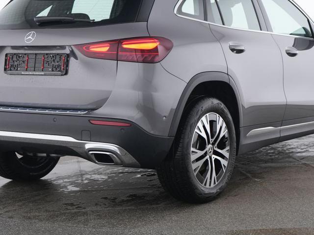 MERCEDES-BENZ GLA 180 Automatic Progressive Advanced