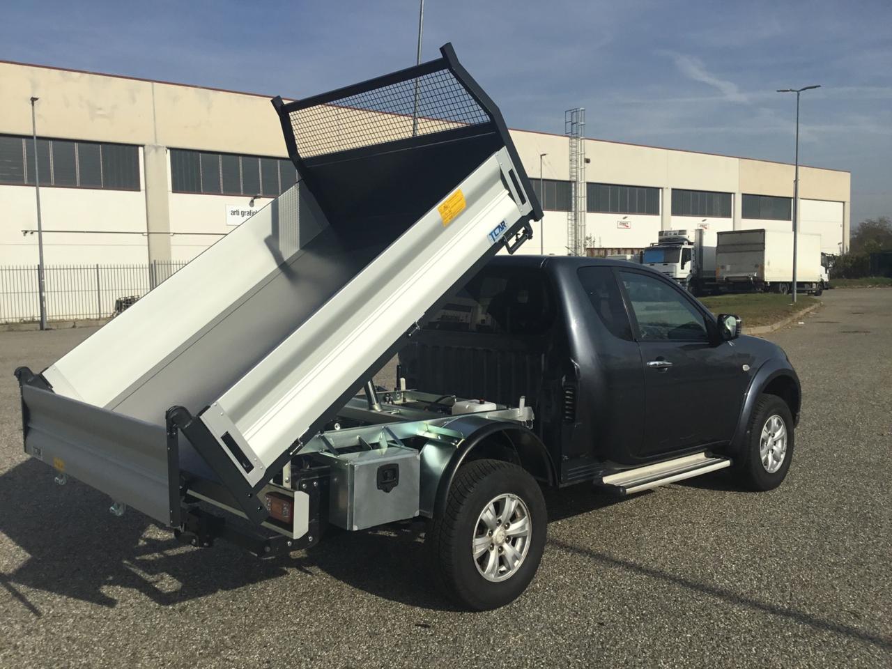 Mitsubishi L200 club cab cassone ribaltabile