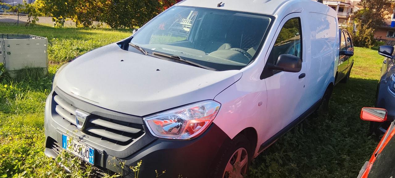 Dacia dolker anno 2013 euro 5 b km 220000