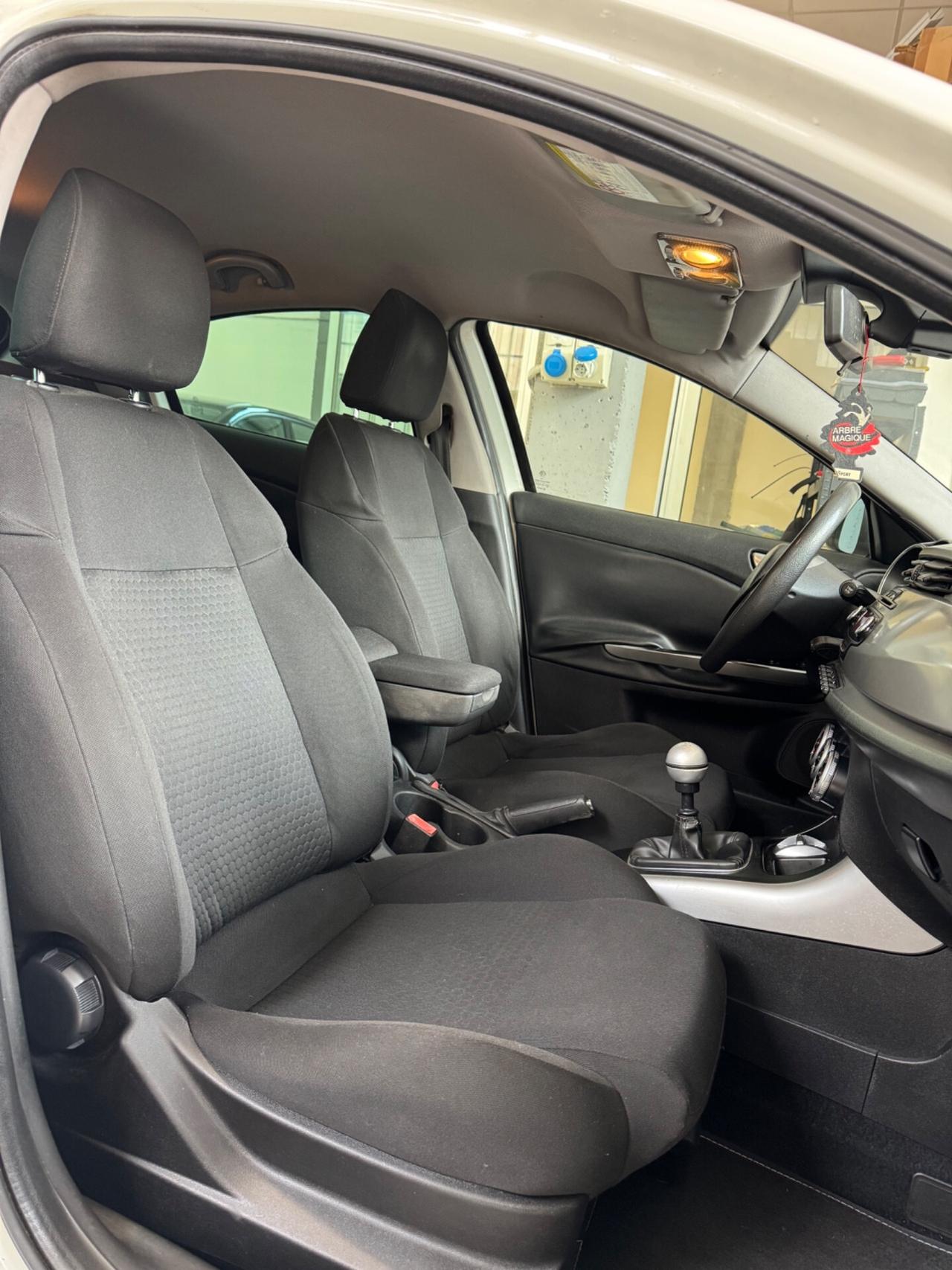 Alfa Romeo Giulietta 1.6 JTDm-2 105 CV Distinctive