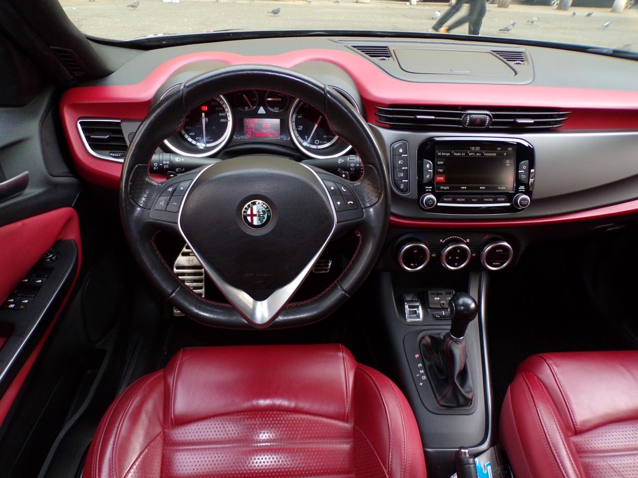 ALFA ROMEO GIULIETTA SECONDA SERIE QUADRIFOGLIO VERDE 241CV DEL 2015
