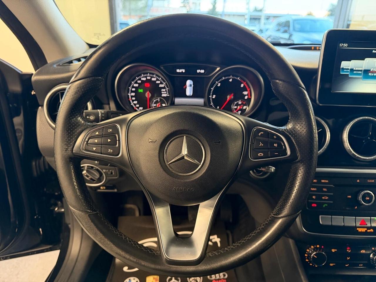 MERCEDES CLA 200D SHOOTING BRAKE SPORT 2.2 136CV OK NEOPATENTATO ANNO 2016