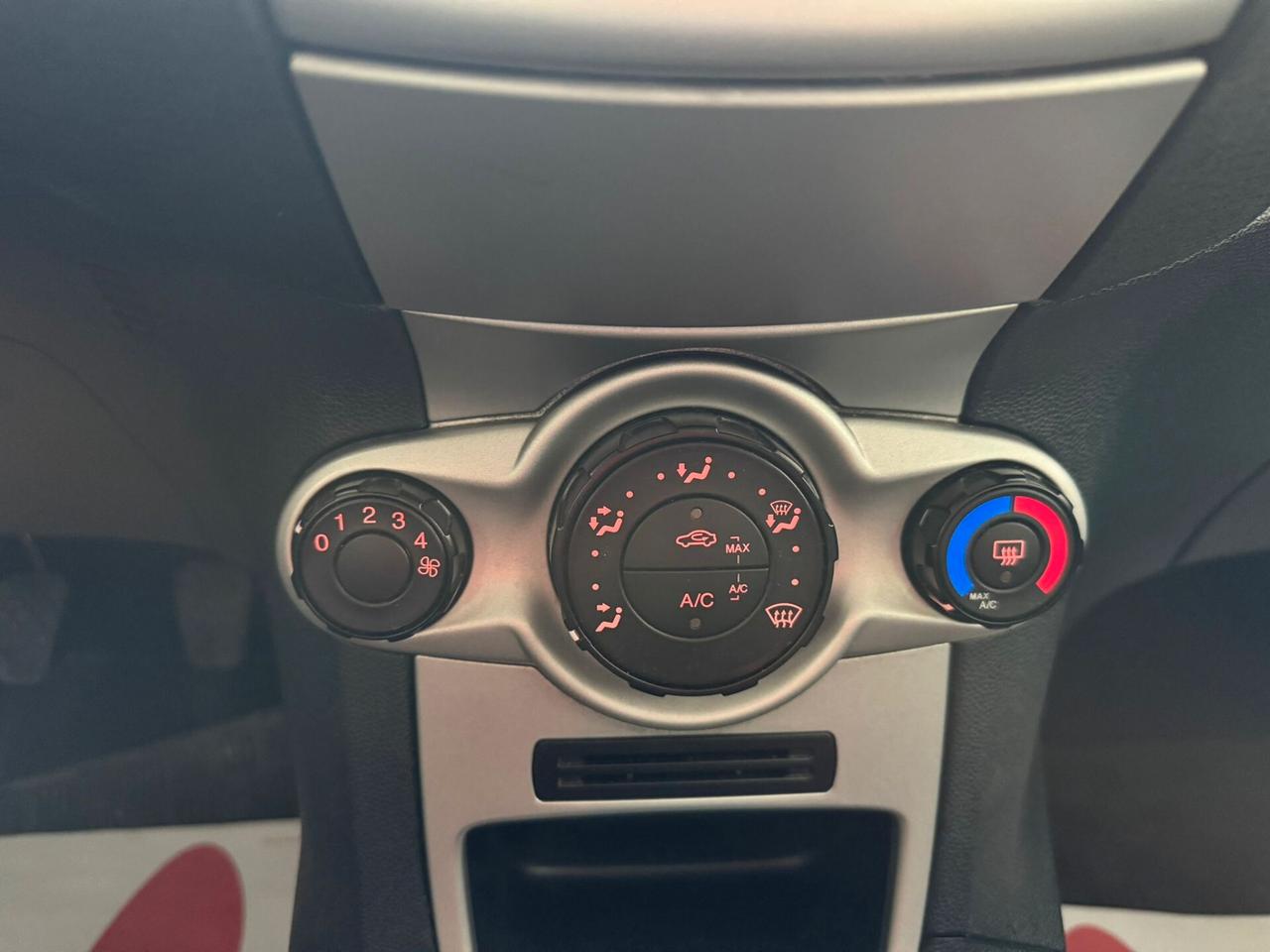 Ford Fiesta / 1.4 TDCi 70CV / 5 porte / Diesel /