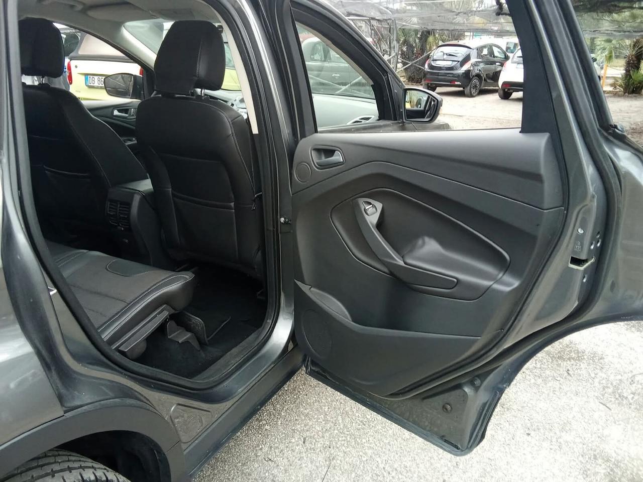 Ford Kuga 2.0 TDCI 140 CV 4WD Titanium