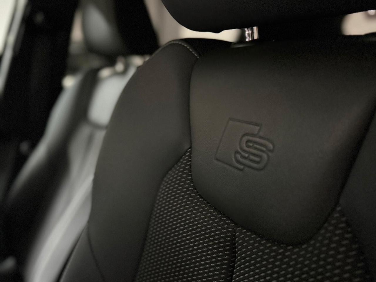 Audi A1 citycarver 30 TFSI S tronic Identity Contrast