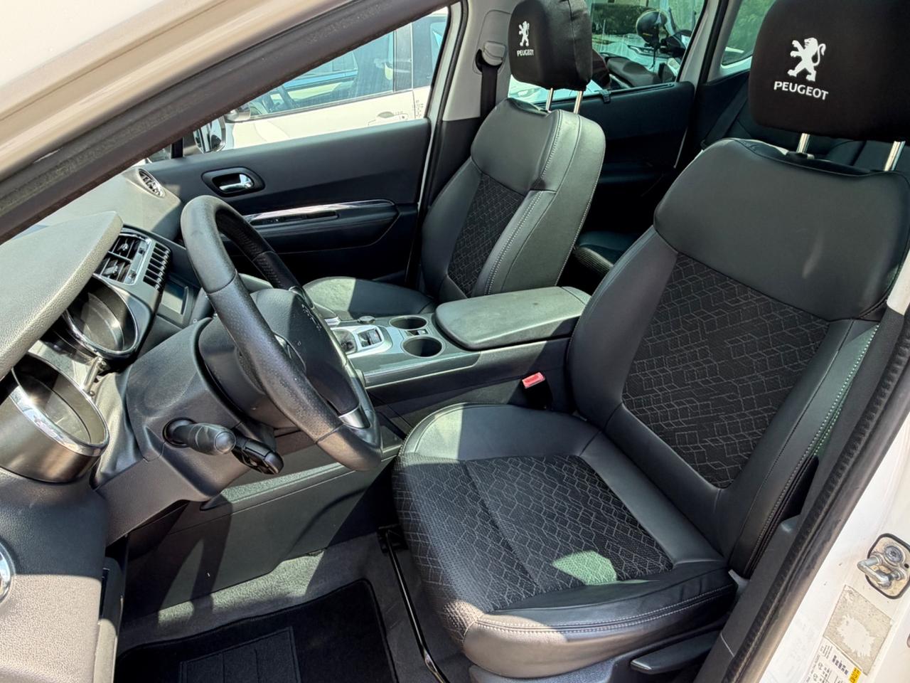 Peugeot 3008 1.6 HDi 115CV Allure