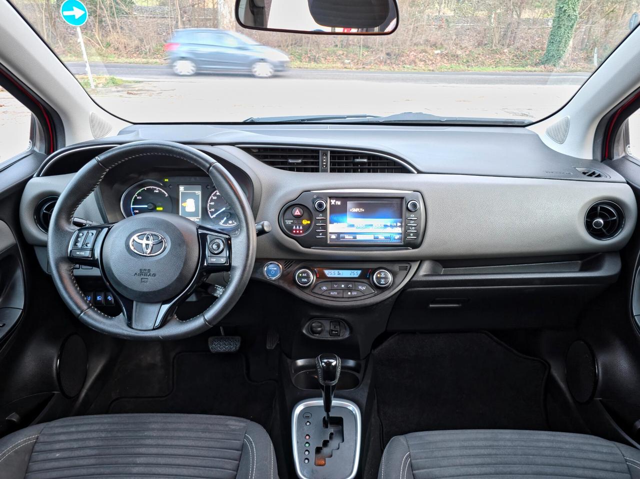 Toyota Yaris 1.5 Hybrid 5 porte Business 2017-E6B Automatico