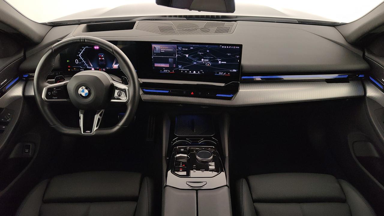 BMW Serie 5 G61 2024 Touring - 520d Touring 48V xdrive MSport auto