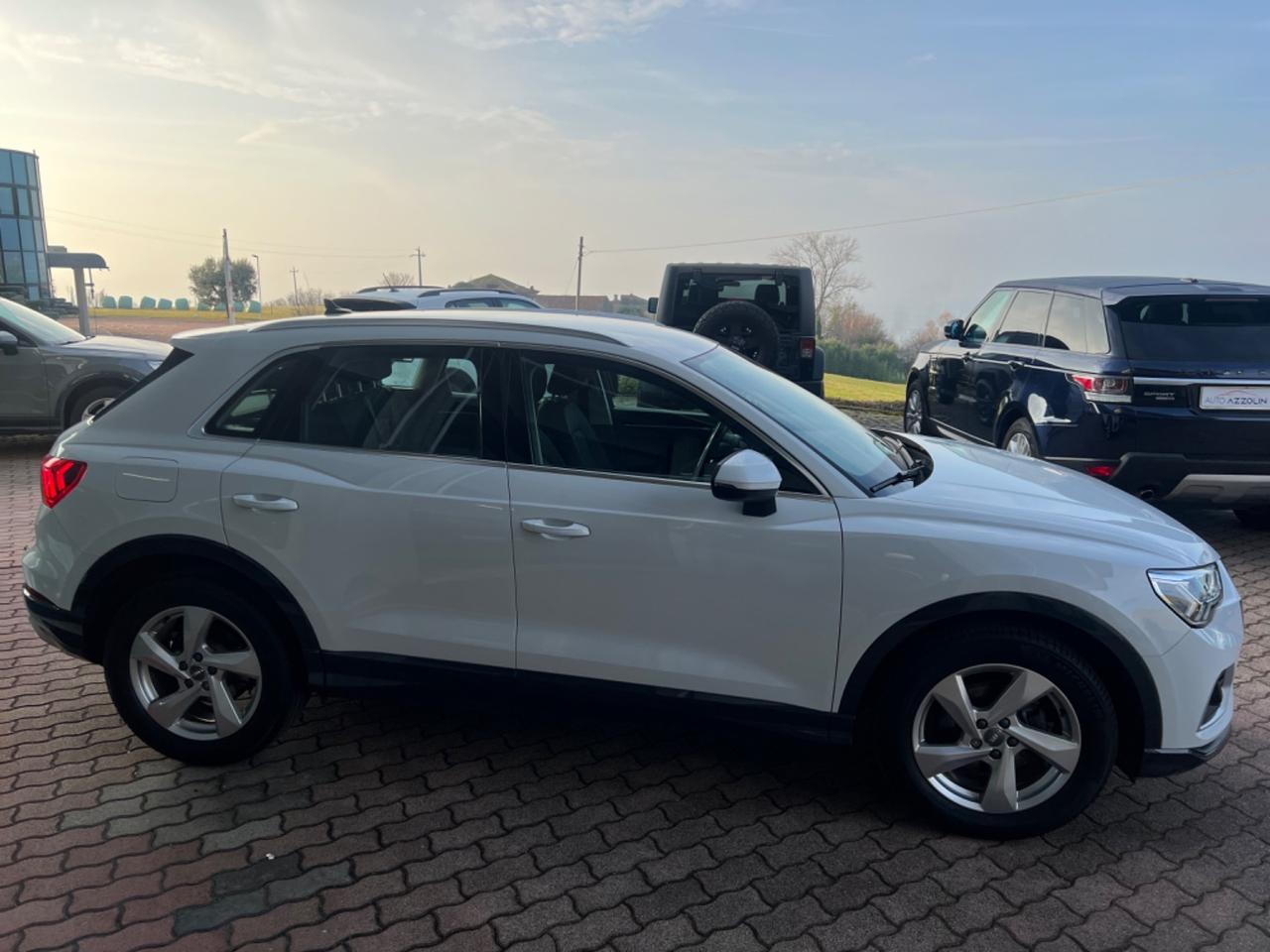 Audi Q3 35 TFSI S tronic Business Adv. Led, 18", CarPlay