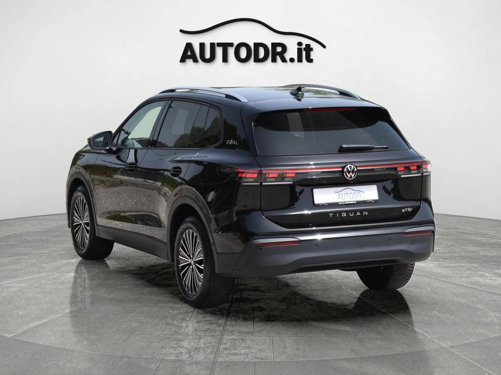 Volkswagen Tiguan 1.5 eTSI DSG Edition Plus, IQ.Light, Cerchi18, 360 Telecamere