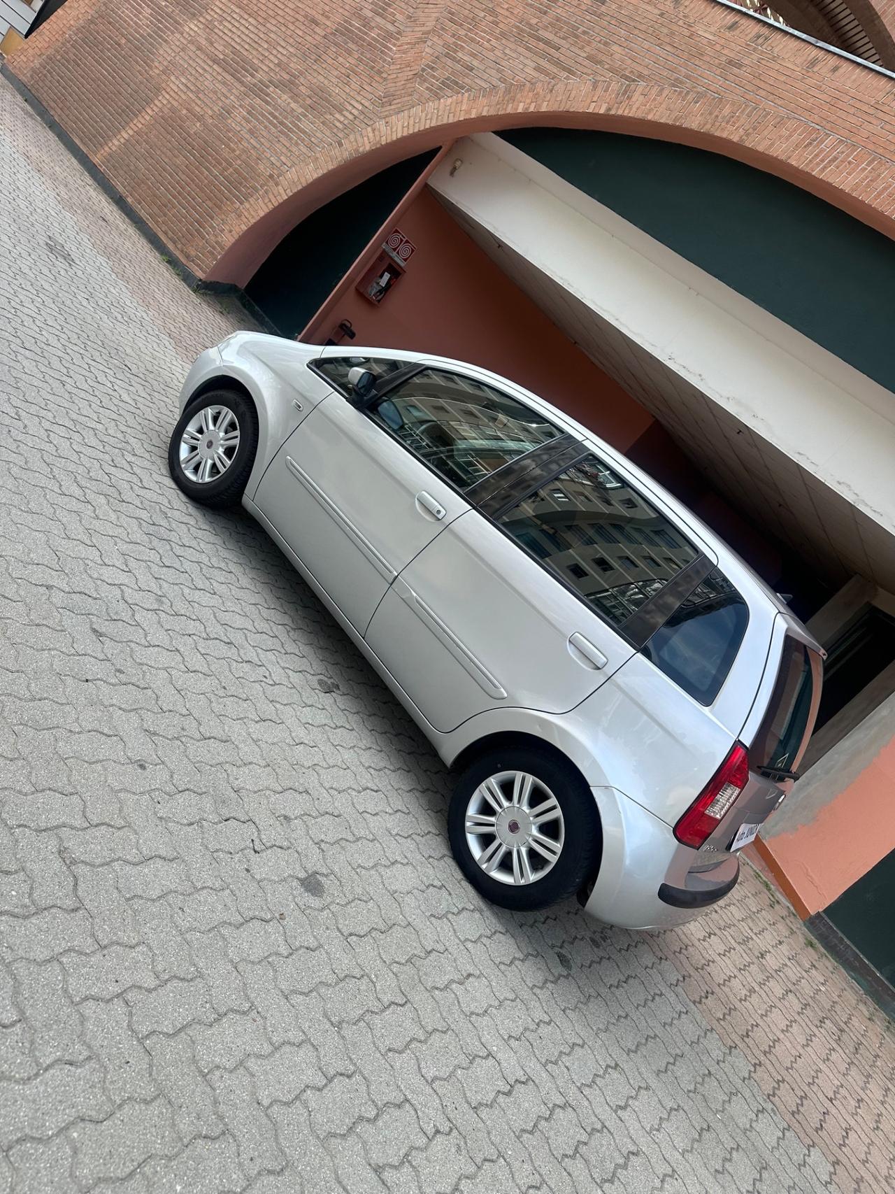 Fiat Idea 1.4 BlackEnergy GPL