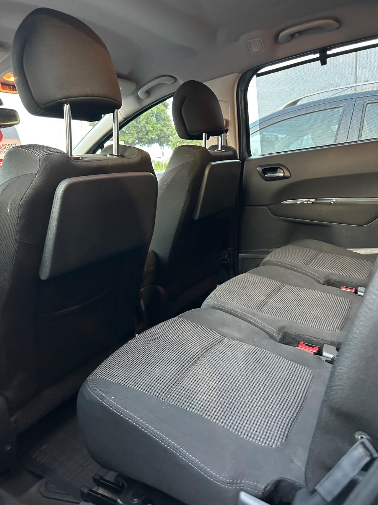 Peugeot 5008 1.6 HDi 110CV Premium