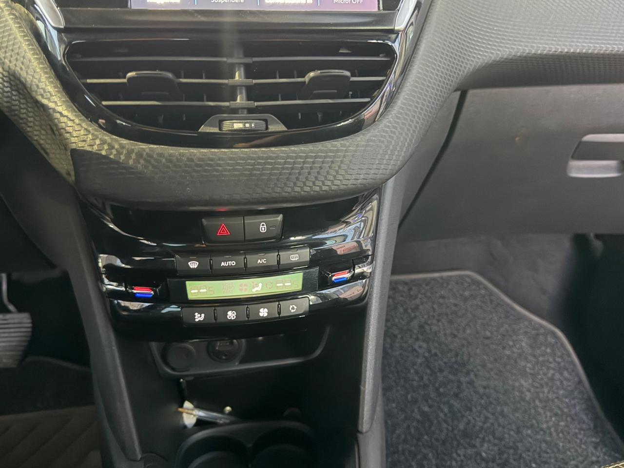 Peugeot 208 1.6hdi 75cv allure - 2018 km certificati