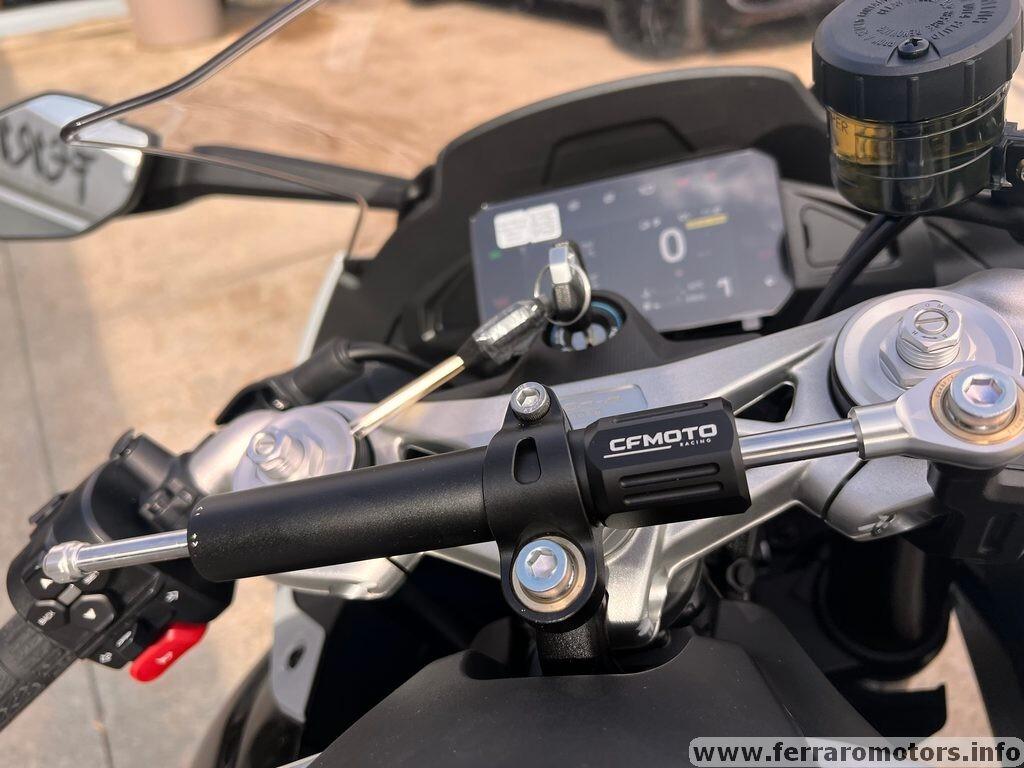 Cf Moto 675 sr-r piccolo mostriciattolo a 75 euro al mese senza anticipo