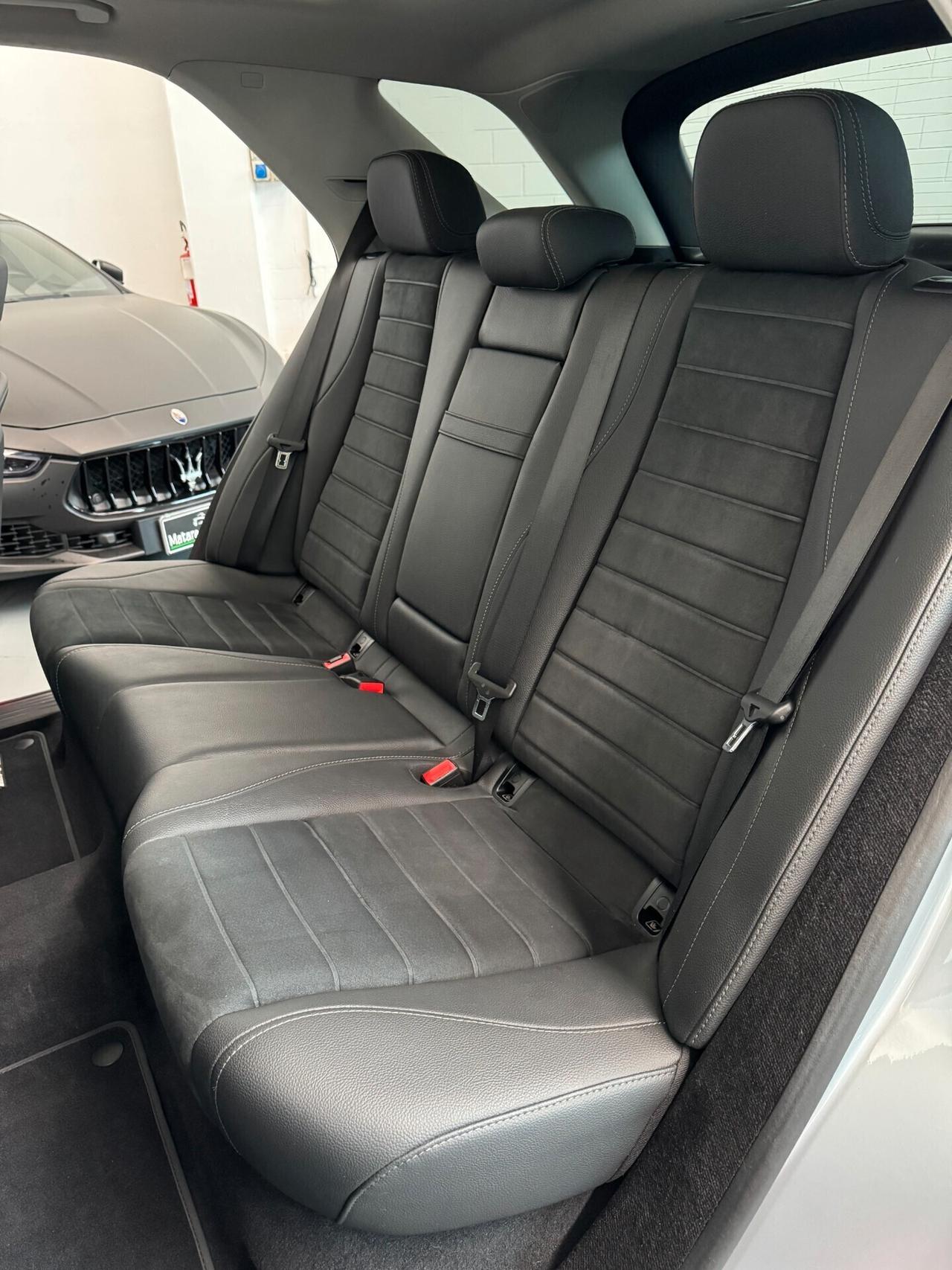 Mercedes-Benz GLE 300 2.0cc 272cv AMG Line Premium Plus 4Matic TettoApri