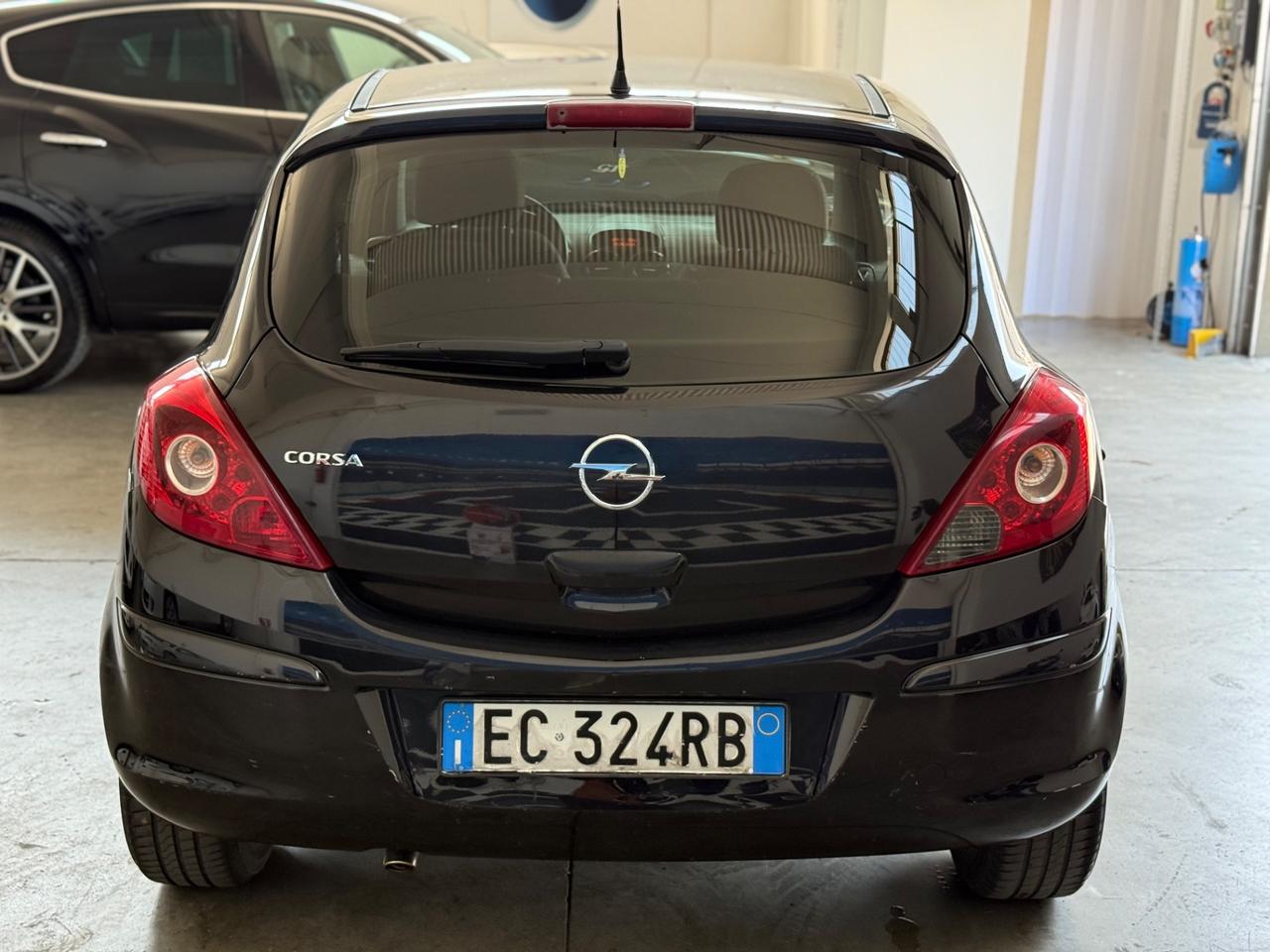 Opel Corsa 1.2 3 porte OK NEOPATENTATI