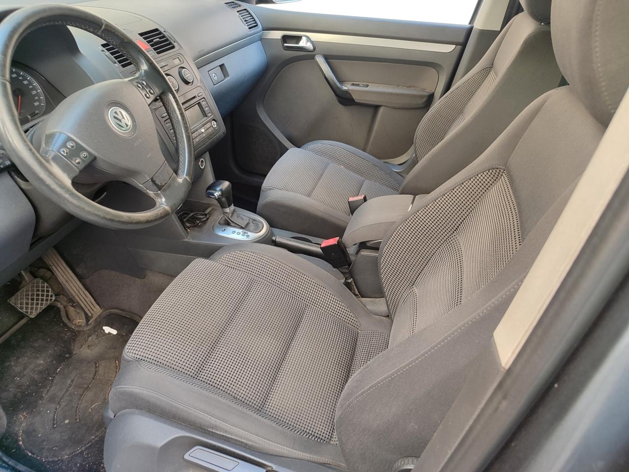 Volkswagen Touran 2.0 16V TDI DSG Highline