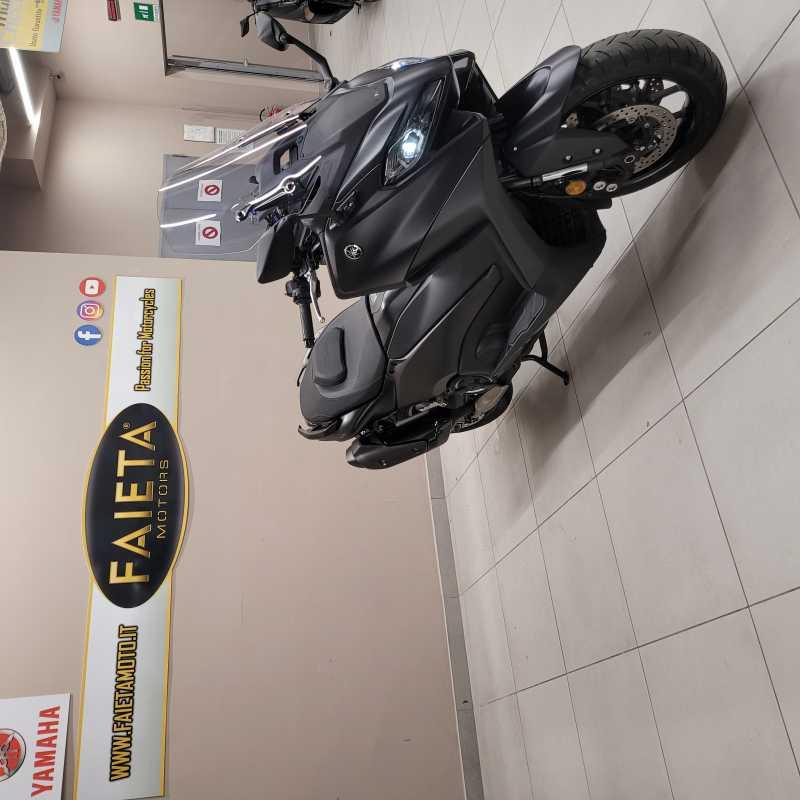 Yamaha T-Max 560 - 2025