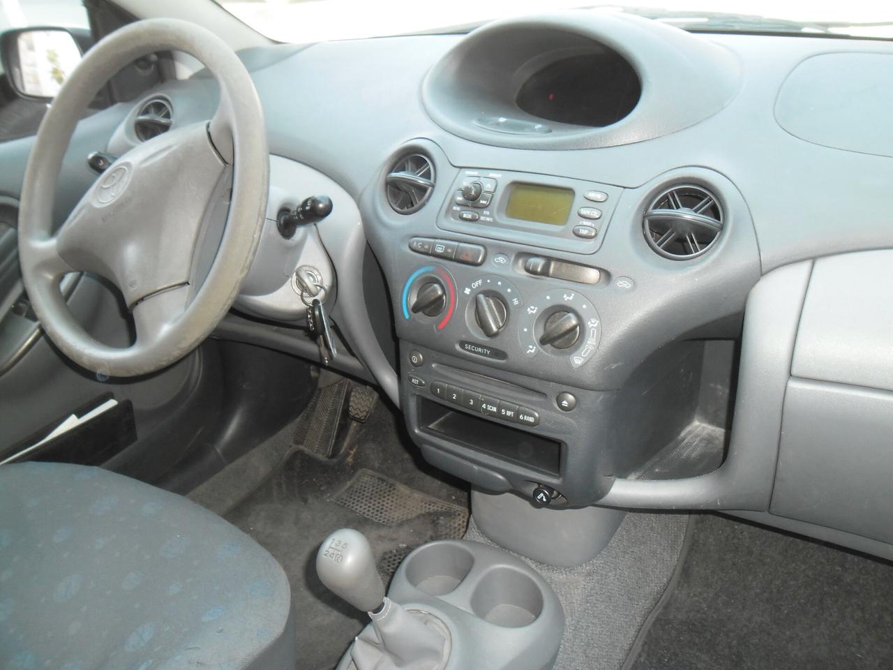 Toyota Yaris 1.0i 16V cat 3 porte
