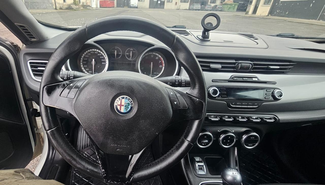 Alfa Romeo Giulietta 1.4 TURBO MULTIAIR DISTINCTIVE