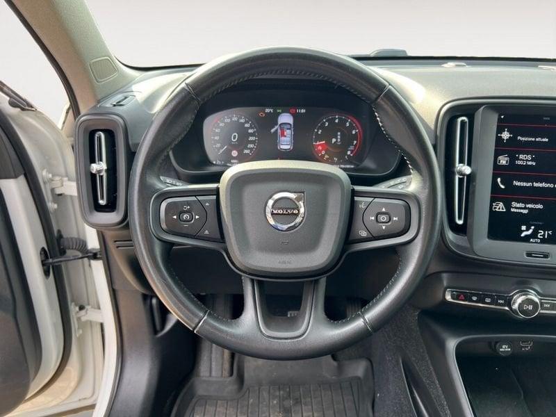 Volvo XC40 (2017-->) T2 Geartronic Momentum Core