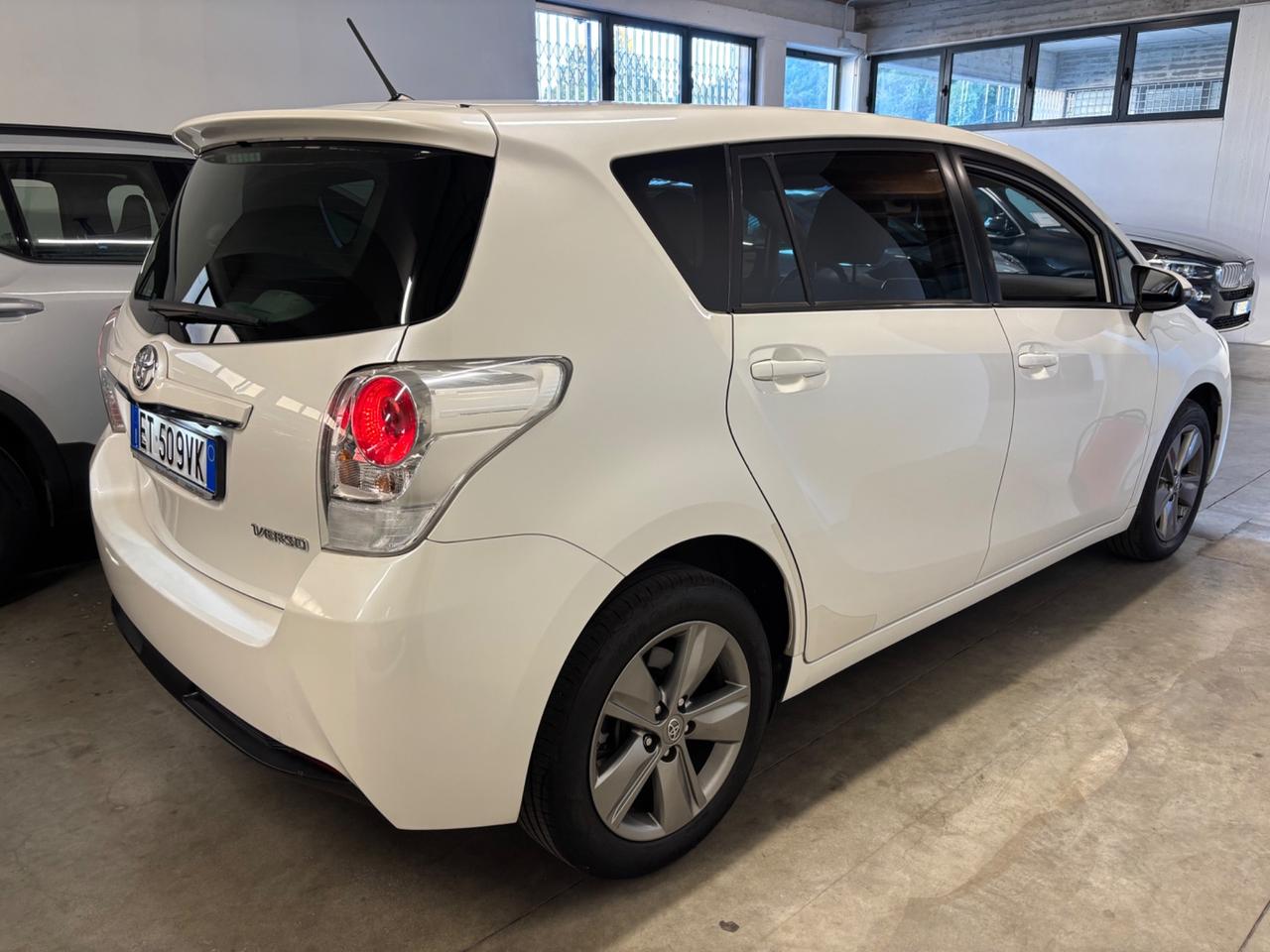 Toyota Verso 1.6 D-4D | 7 POSTI |