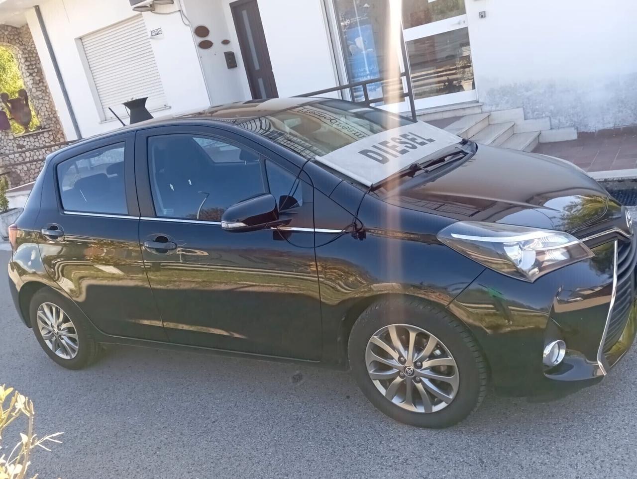 Toyota Yaris 1.4 D 90CV 6M 5 PORTE ACTIVE unipro ben tenuta
