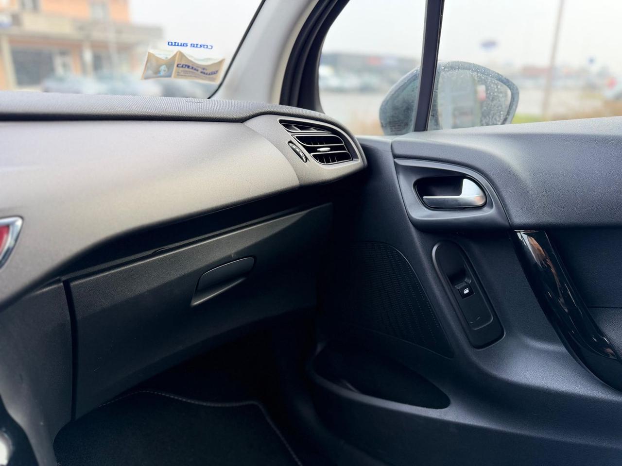 Citroen C3 Exclusive 1.4 HDi 70 #8923