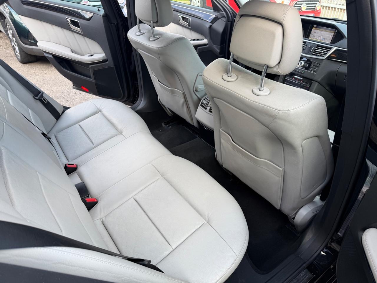 Mercedes-benz E 250 CDI BlueEFFICIENCY Avantgarde