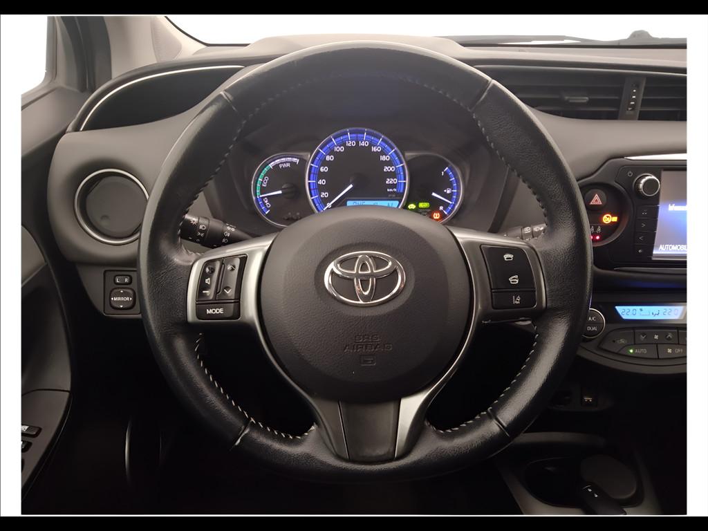 TOYOTA Yaris III 2015 - Yaris 5p 1.5h Active my16