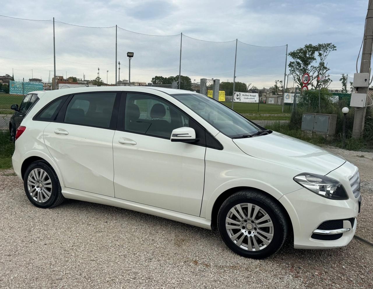 Mercedes-benz B 200 NGD Executive Gancio Traino
