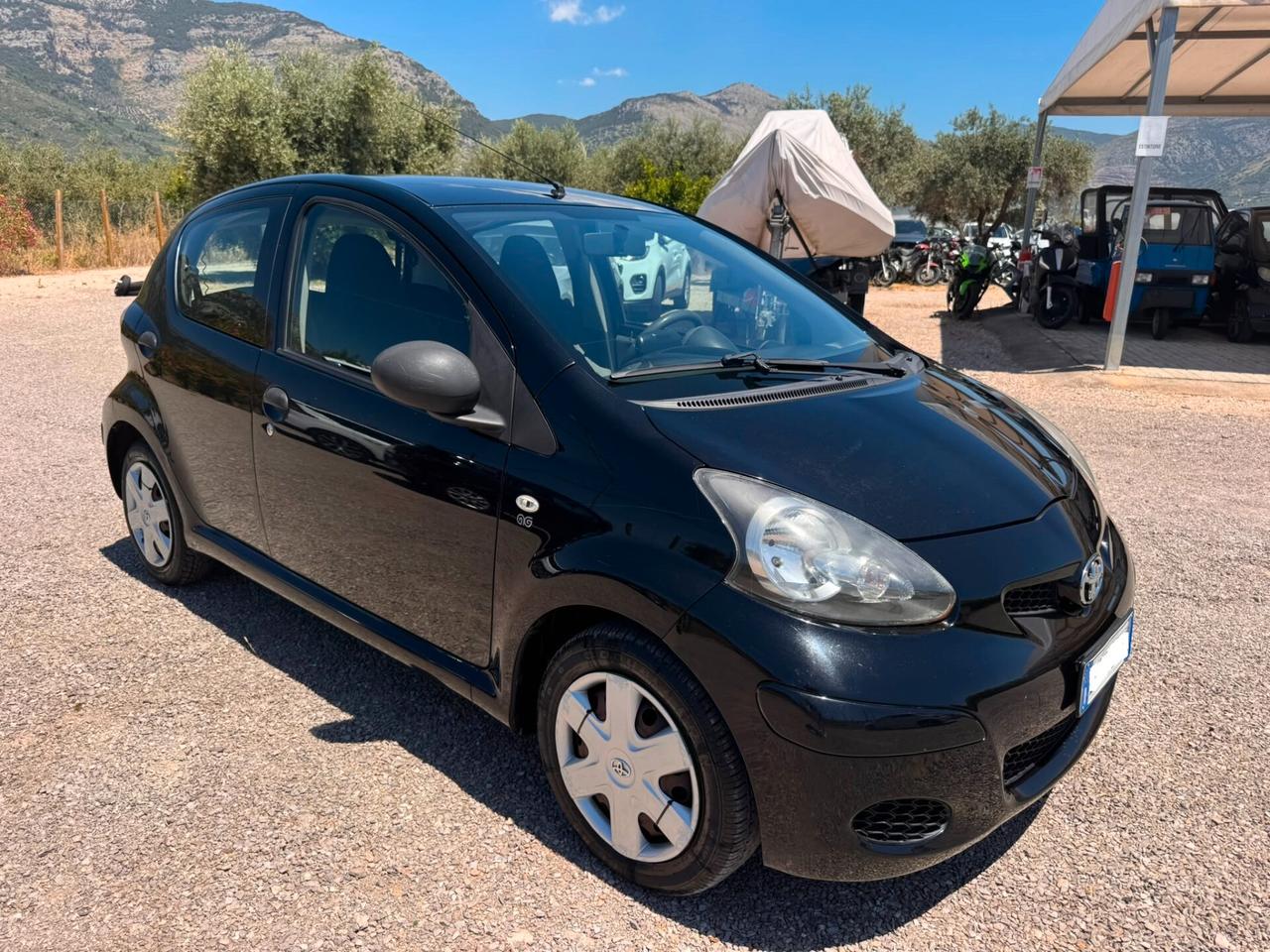 Toyota Aygo 1.0 12V VVT-i 5 porte Deep Ocean Connect
