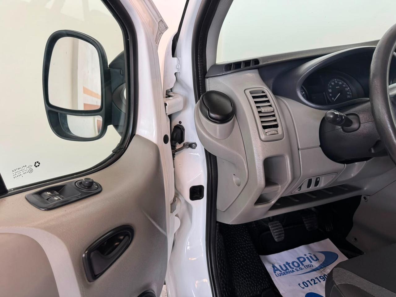 Renault Trafic L1H1 2.0 dCi 115 CV