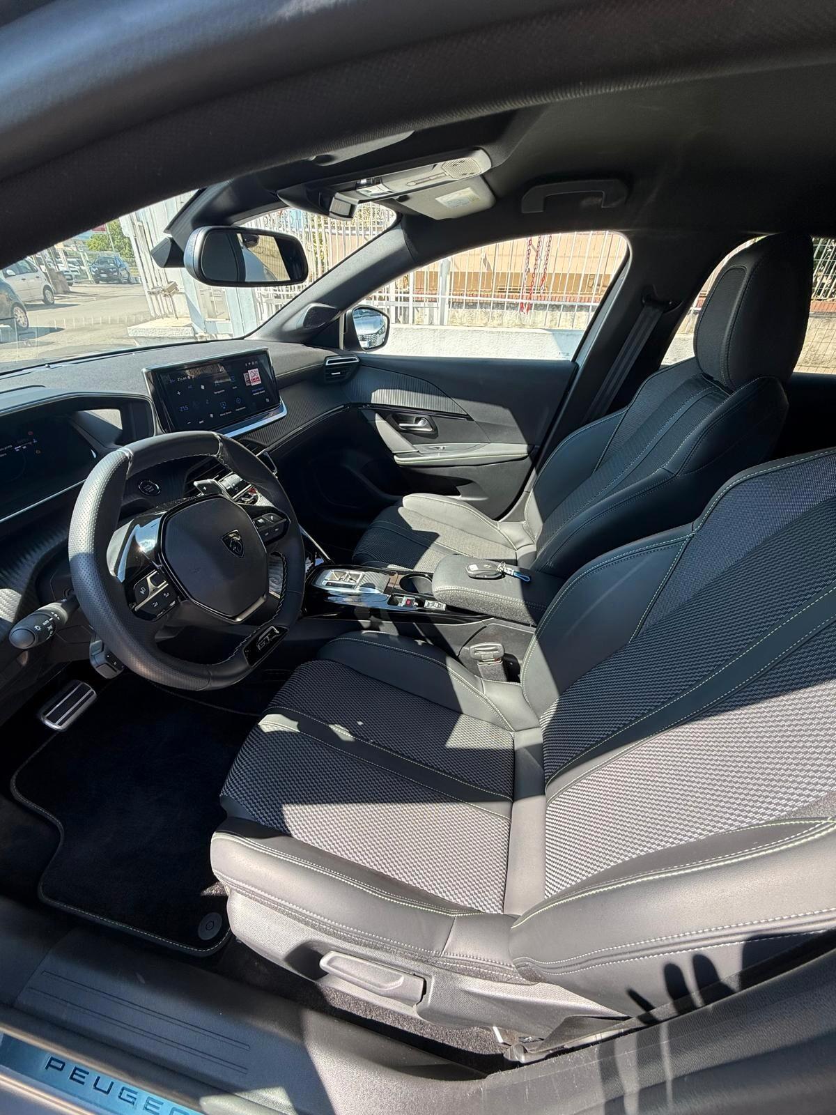 Peugeot 208 Hybrid 145 e-DCS6 GT Exclusive