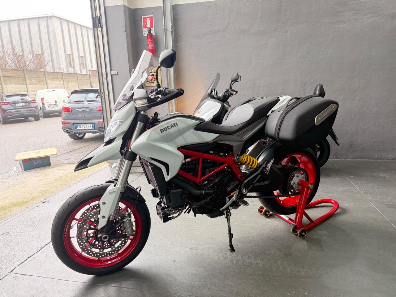 DUCATI HYPERSTRADA/HYPERMOTARD 939 WHITE SILK