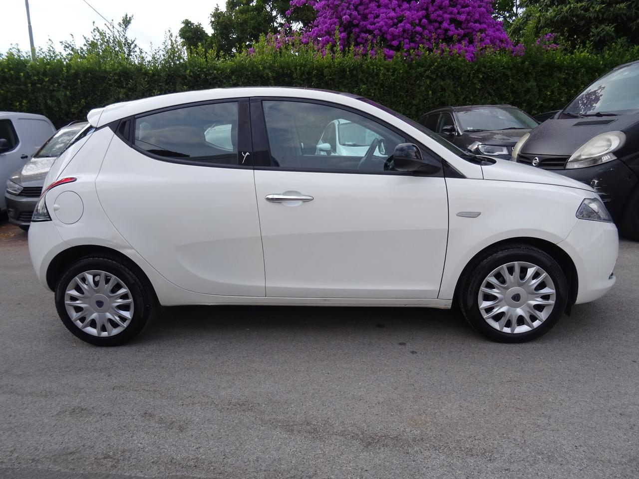 Lancia Ypsilon 1.2 69 CV 5p S&S TETTO APRIBILE