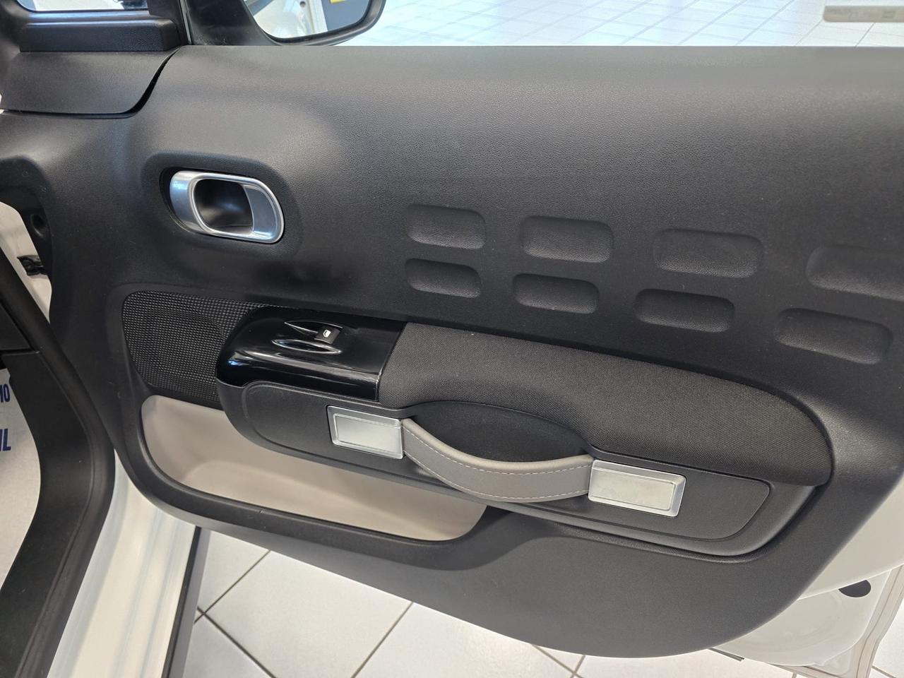 Citroen C3 PureTech 82 Shine 2017 NEOPATENTATI