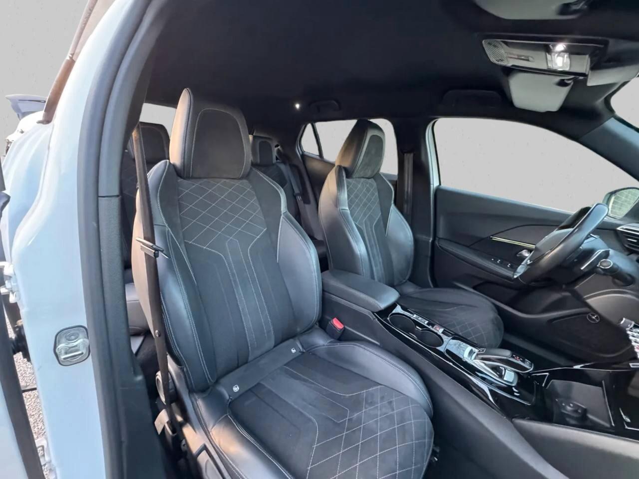 Peugeot 2008 BlueHDi 130 S&S EAT8 GT 10/2022