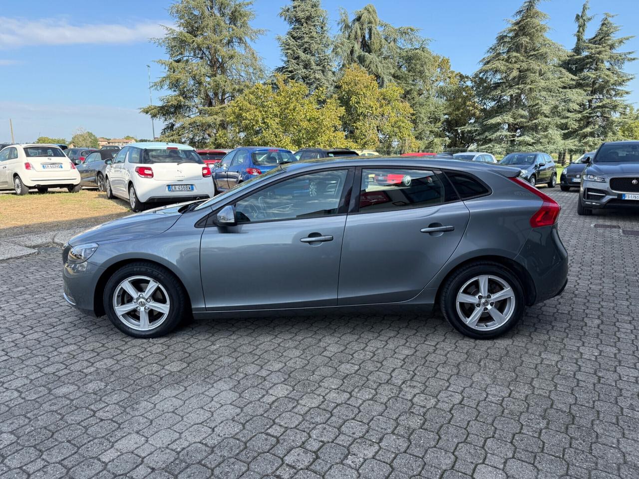 Volvo V40 - 2.0D. |UNIPRO|NAVI
