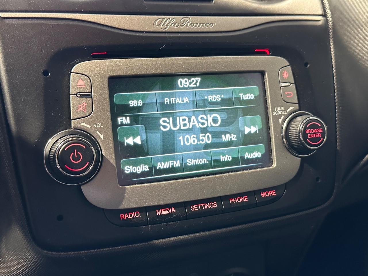 Alfa Romeo MiTo - 2015 1.4 78 CV 8V S&S Distinctive