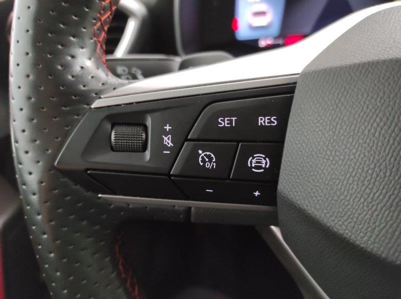 SEAT Leon 4ª serie - Leon 1.5 eTSI 150 CV DSG FR