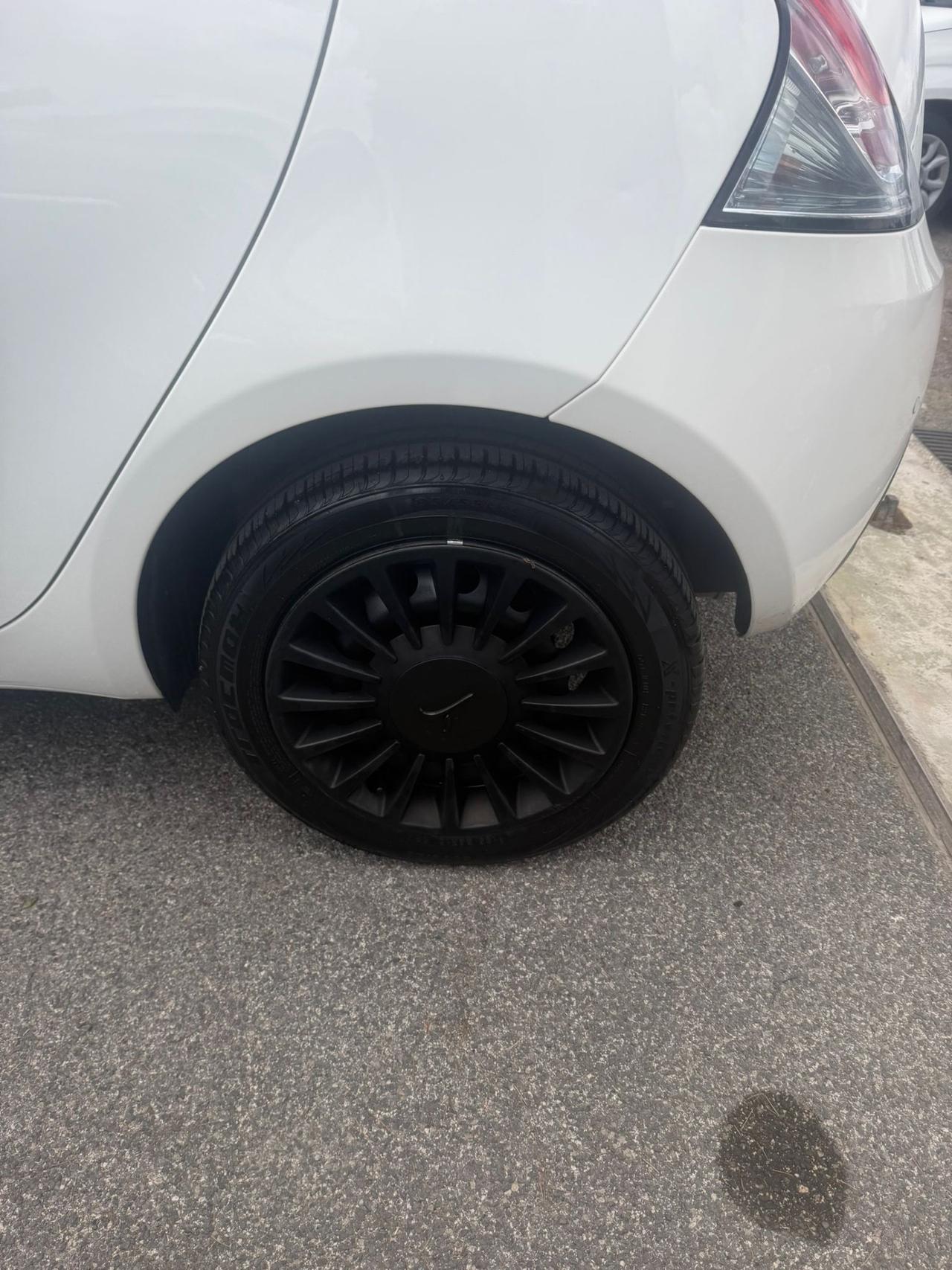 Lancia Ypsilon 1.2 69 CV 5 porte GPL Ecochic Gold