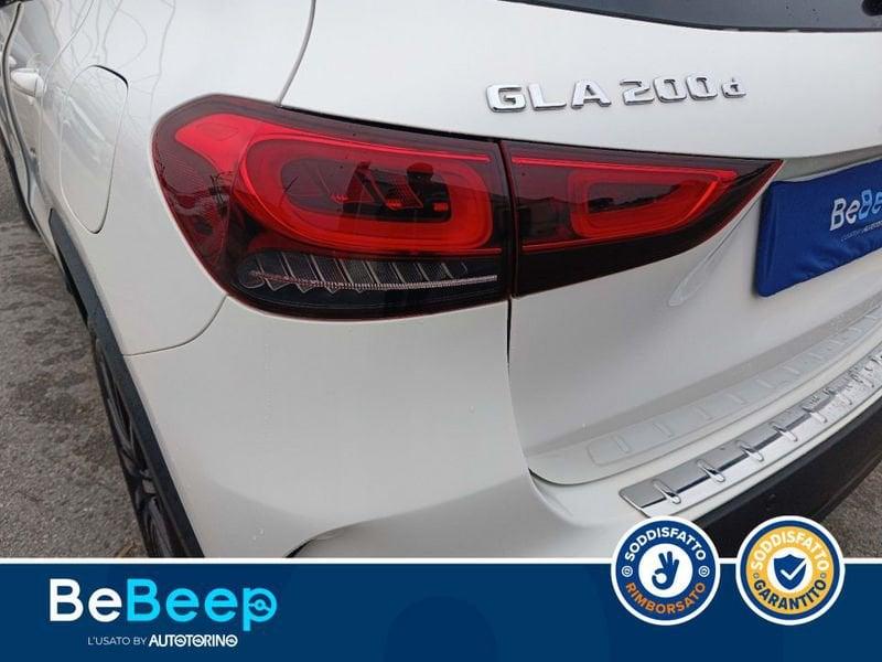 Mercedes-Benz GLA 200 D PREMIUM AUTO