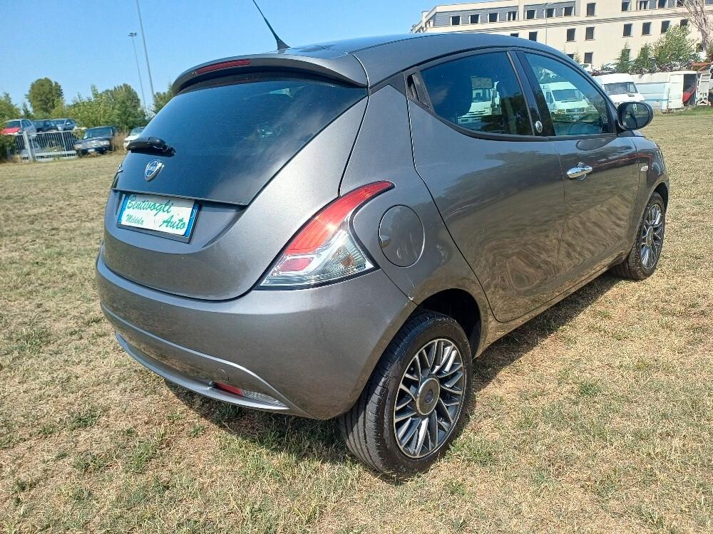 Lancia Ypsilon 1.2 69 CV 5 porte GPL Ecochic Gold