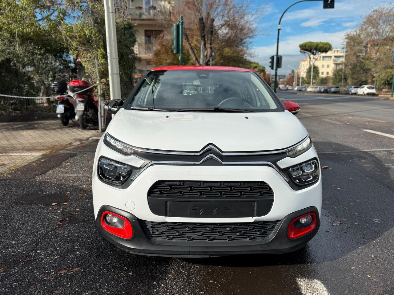 Citroen C3 83cv Benzina 5 porte Shine Navi bicolor pdc