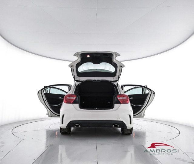 MERCEDES-BENZ A 180 180 CDI Premium