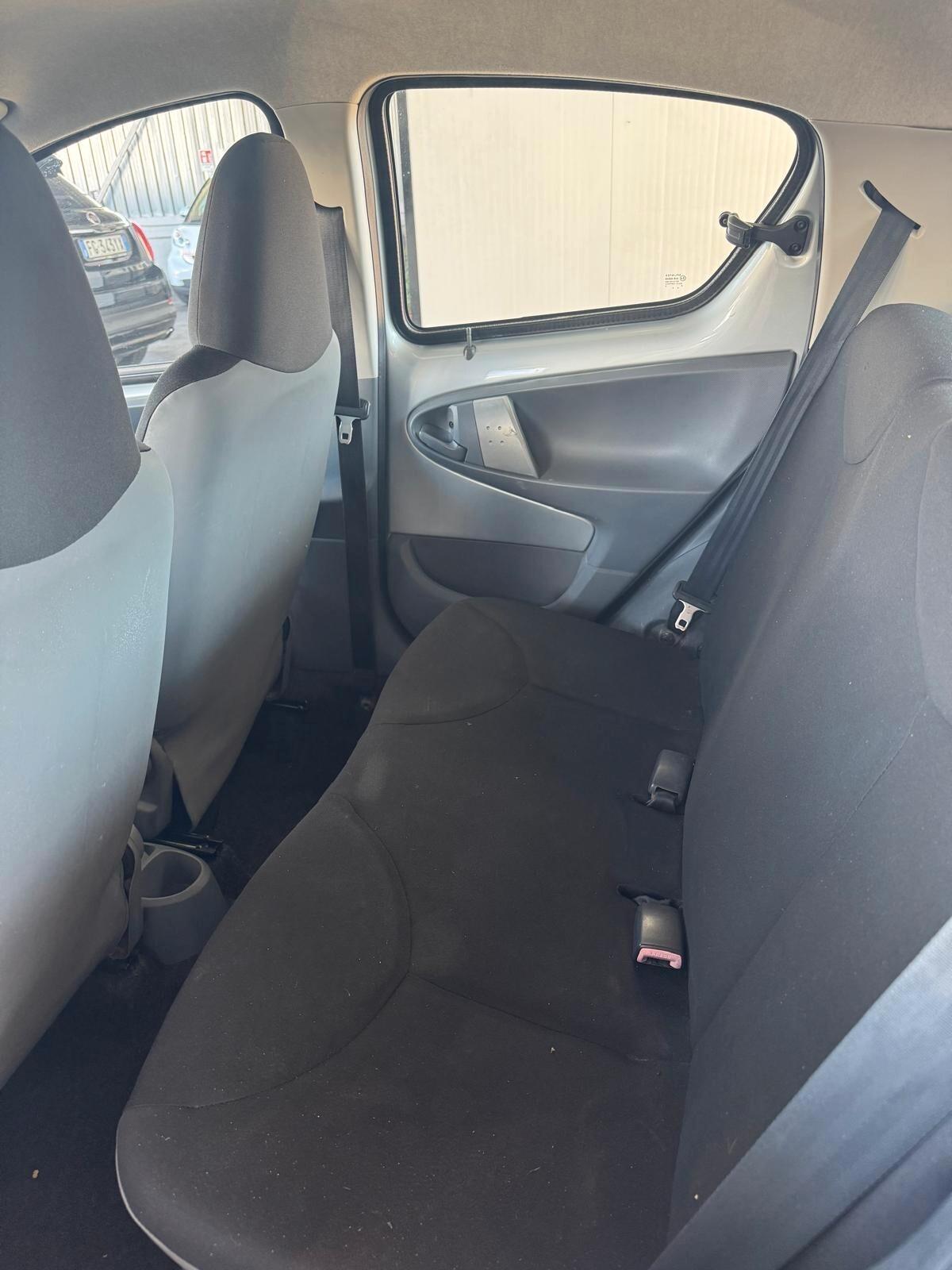 Toyota Aygo 1.0 12V VVT-i 5 porte Sol Connect EDITION