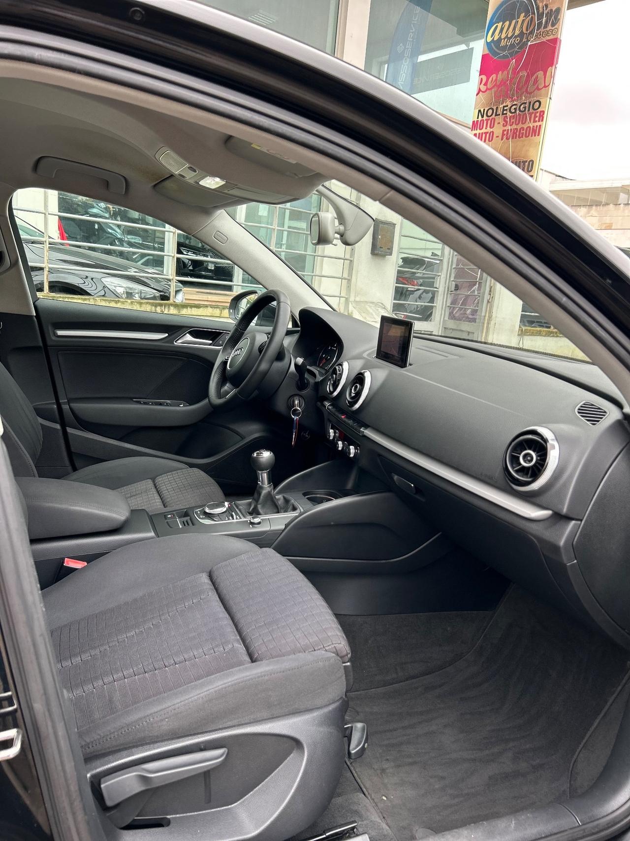 Audi A3 2.0 TDI 150cv sedan S-Line